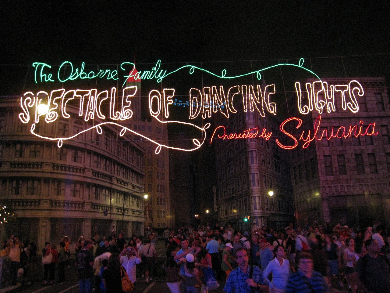 Vacation 2007-12 - Beaches Disney Hotels 0973.jpg - On the 2007-08 Florida vacation we visited beaches from Fort Myers to Sanibel Island sampling local food along the way. Green water and white sugar beaches! Arriving at Disney World we visited several of the theme resorts.